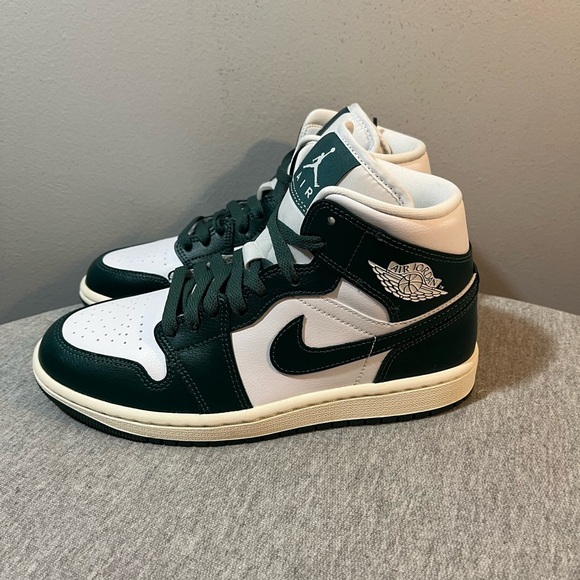 Nike Air Jordan 1 Mid White/Oxidized Green-Sail Women's Shoe Size 7 BQ6472-133 - Picture 4 of 9
